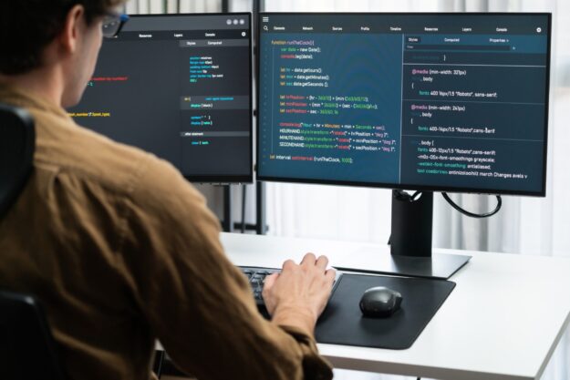 desarrollo aplicaciones Valencia - pantallas pc programacion web
